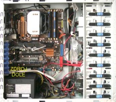 Case zdroj dole